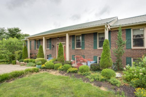 Large and Private Guest House Apt with Patio and Views!